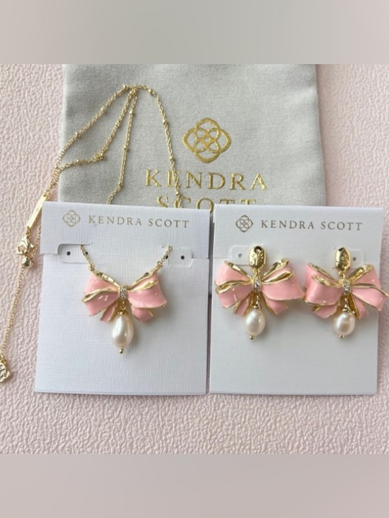 Kendra Scott Jewelry - Kendra Scott LoveShackFancy Pearl Bow Gold Pendant Necklace & Earrings Set